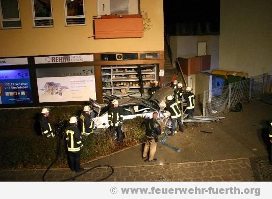 Arbeiten am Unfallfahrzeug