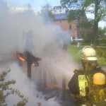 Trupp bei Löscharbeiten